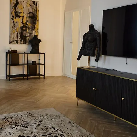 Komfortowy Z Parkingiem, 70m2, Srodmiescie -klimatyzacja, Dostep Na Kod-polonia Resident Apartment *
