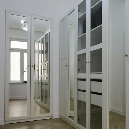 Daire Komfortowy Z Parkingiem, 70m2, Srodmiescie -klimatyzacja, Dostep Na Kod-polonia Resident